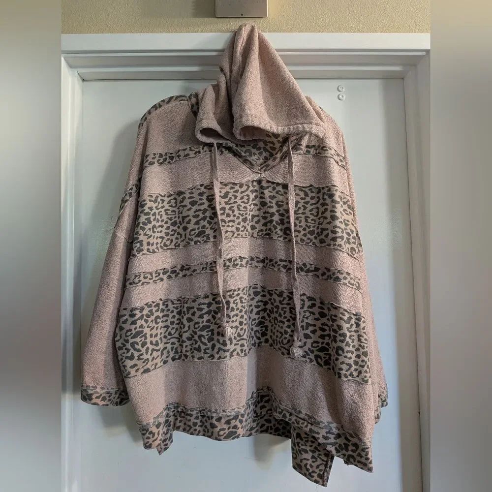 POL Oversized Brown and Pink Leopard‎  Mixed Fabric Hoodie Size Medium